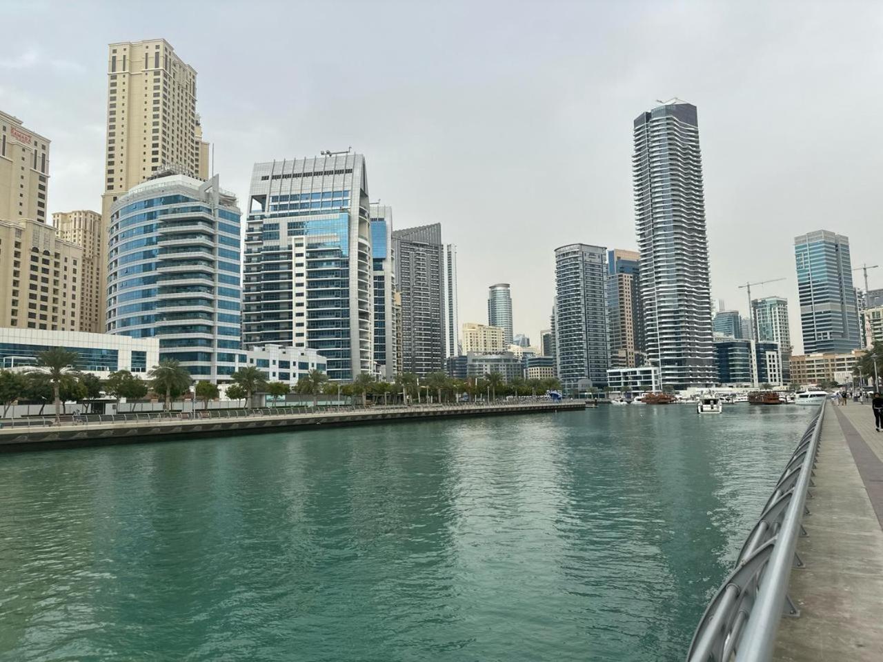 Success Luxury Apartment - 5 Min Away Marina Corniche - Free Housekeeping Provided Everyday-24-7 Staff Available For Services Дубай Экстерьер фото