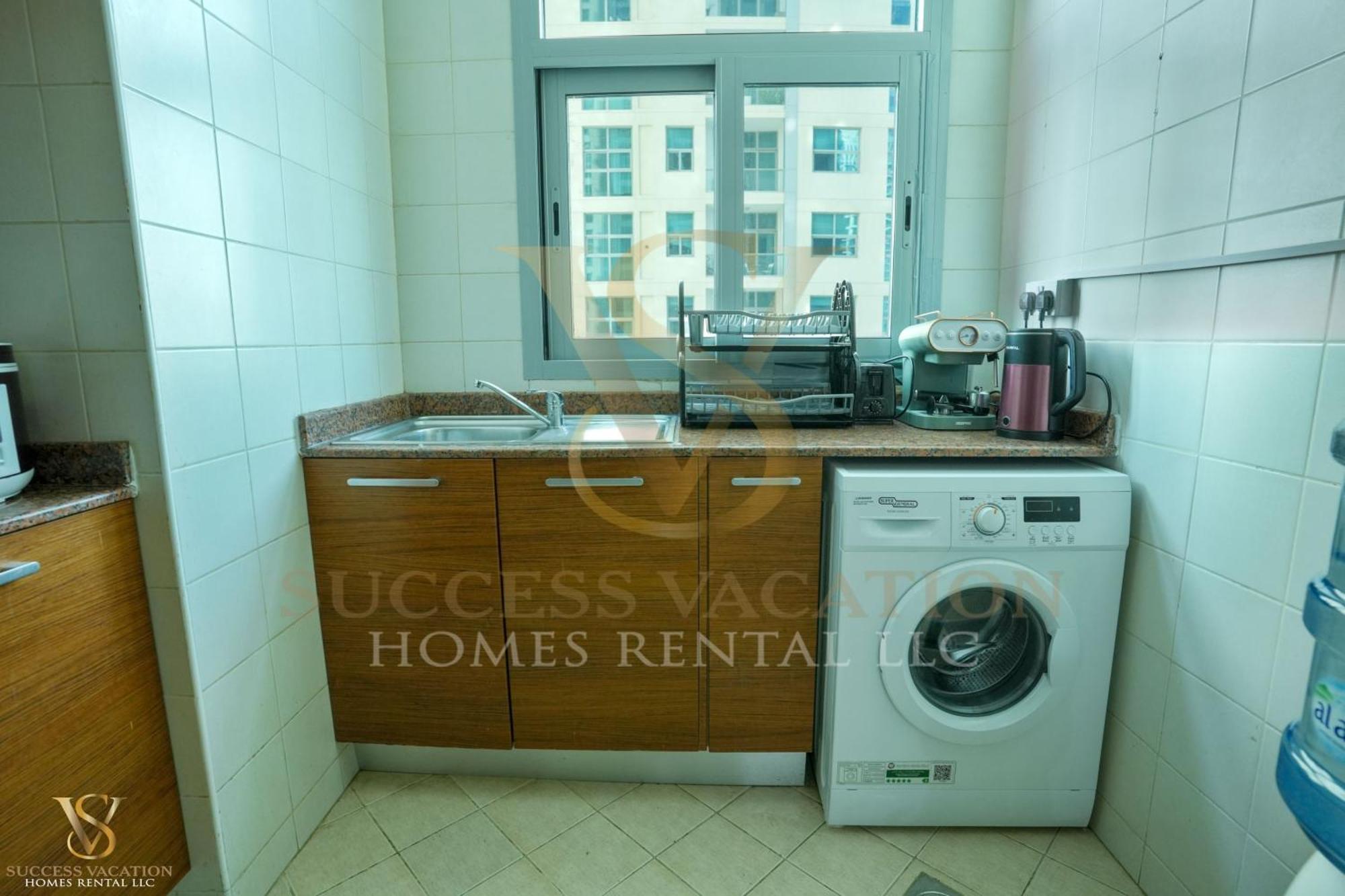 Success Luxury Apartment - 5 Min Away Marina Corniche - Free Housekeeping Provided Everyday-24-7 Staff Available For Services Дубай Экстерьер фото