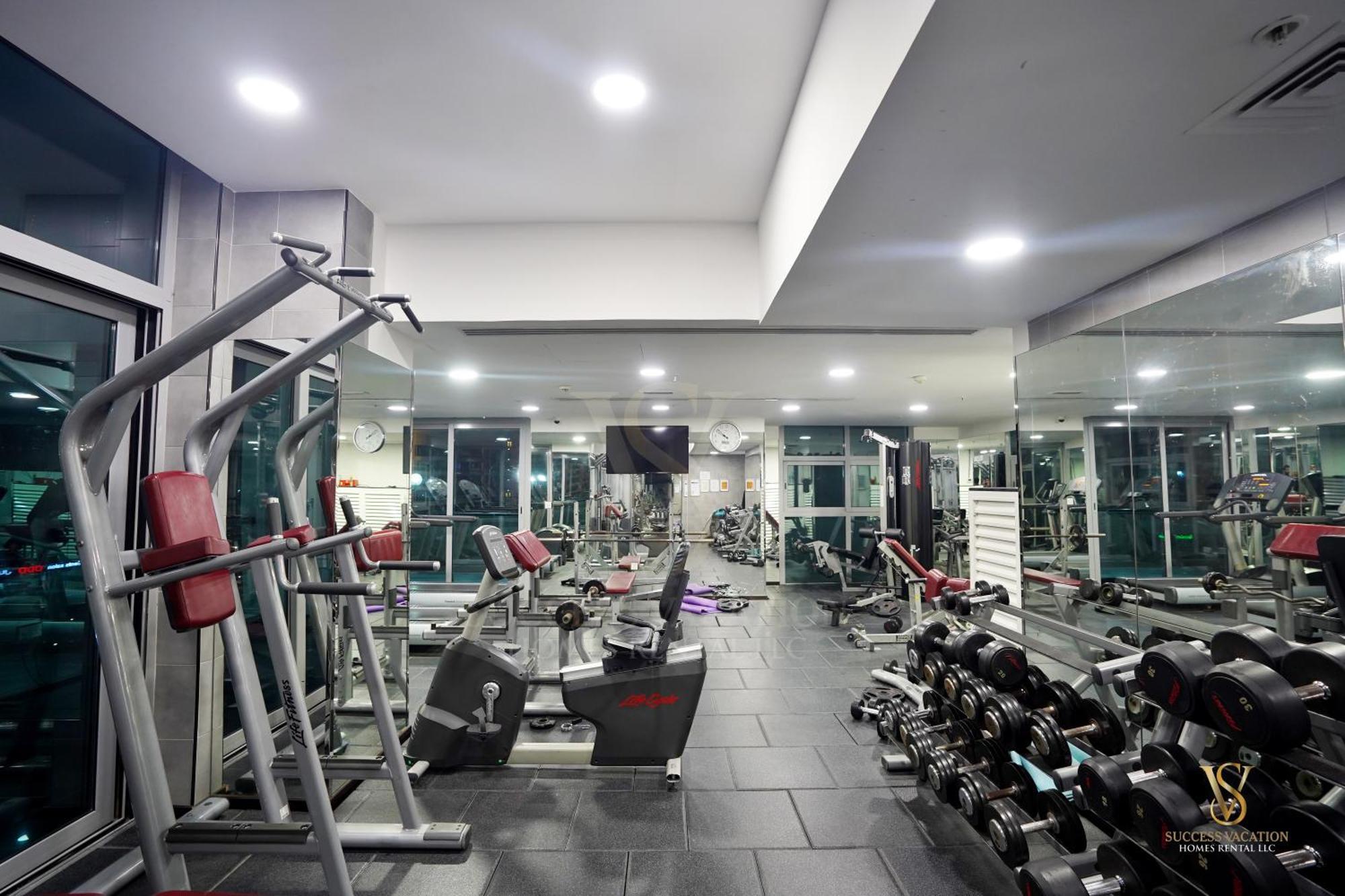 Success Luxury Apartment - 5 Min Away Marina Corniche - Free Housekeeping Provided Everyday-24-7 Staff Available For Services Дубай Экстерьер фото